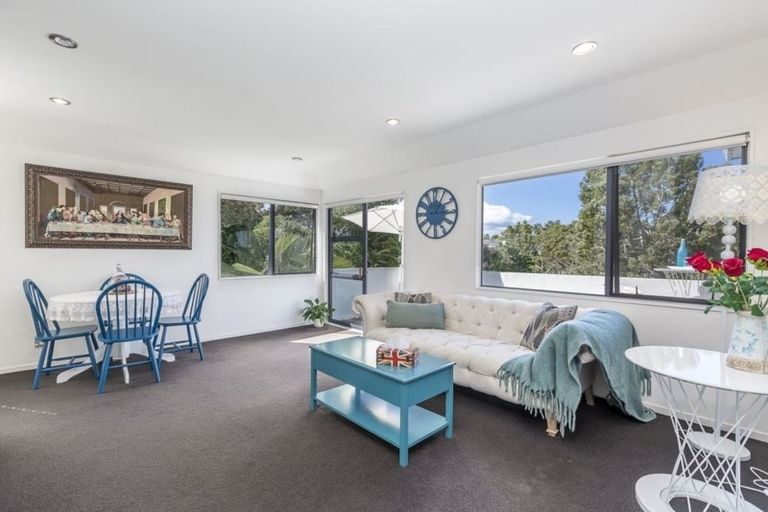 Photo of property in 6/12 Wernham Place, Northcote, Auckland, 0626