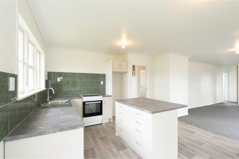 Photo of property in 17 Bartholomew Road, Levin, 5510