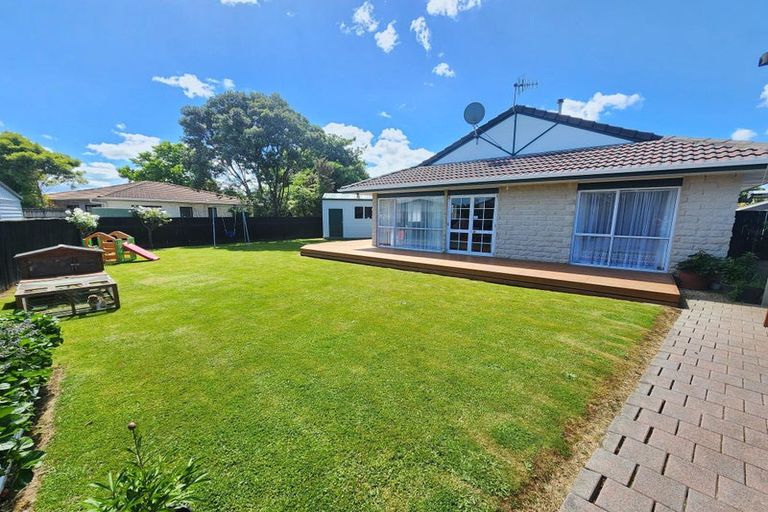 Photo of property in 24 Willowstream Grove, Cloverlea, Palmerston North, 4412