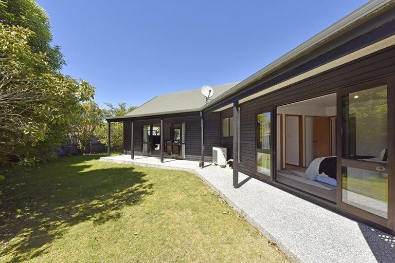 Photo of property in 2/310 Withells Road, Avonhead, Christchurch, 8042