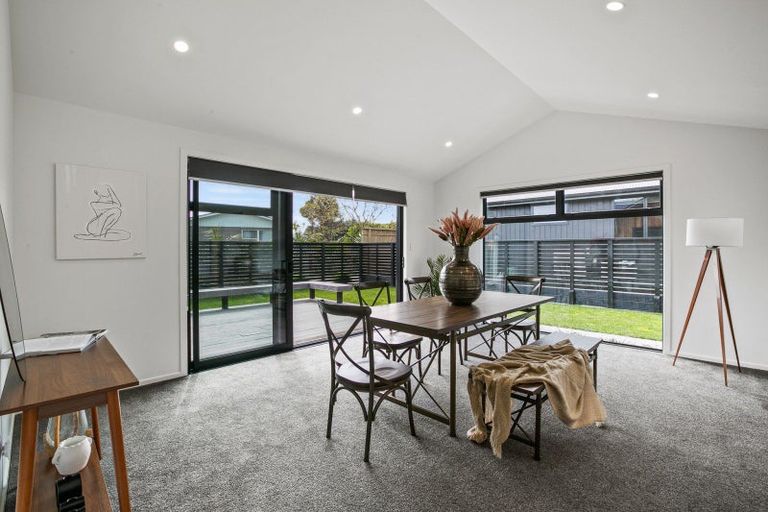 Photo of property in 11 Donnelly Street, Oakura, 4314