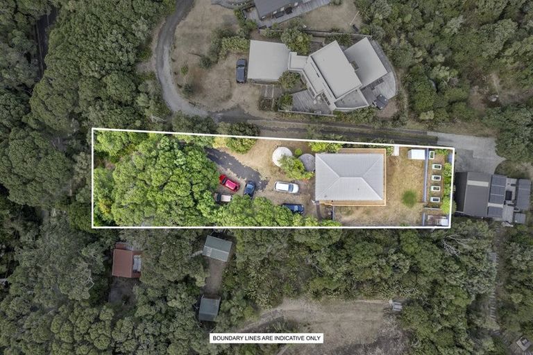 Photo of property in 19 Beach Valley Road, Piha, New Lynn, 0772