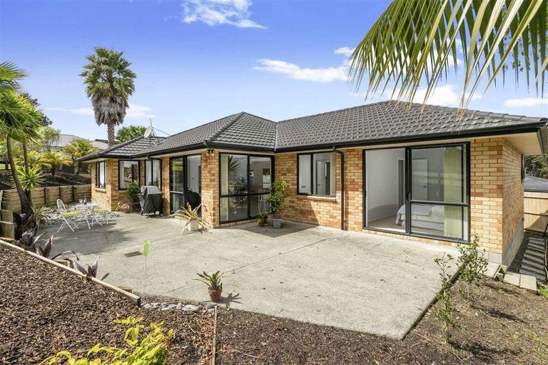 Photo of property in 1 Carol Lee Place, Albany Heights, Auckland, 0632