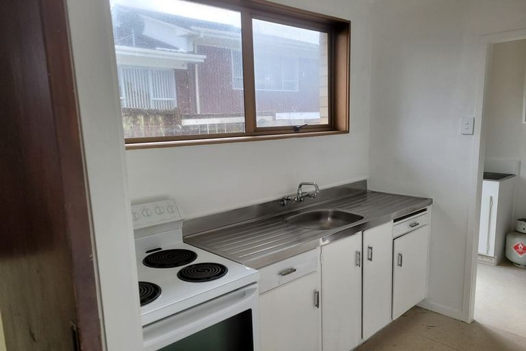 Photo of property in 1/46 Butterworth Drive, Glendene, Auckland, 0602