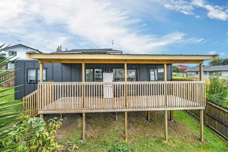 Photo of property in 15 Lowburn Place, Clover Park, Auckland, 2019