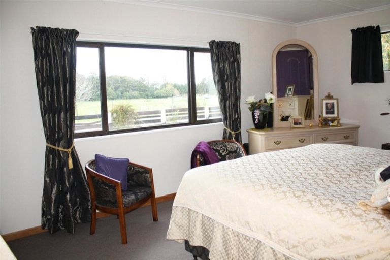 Photo of property in 33 Clifden Highway, Tuatapere, 9620