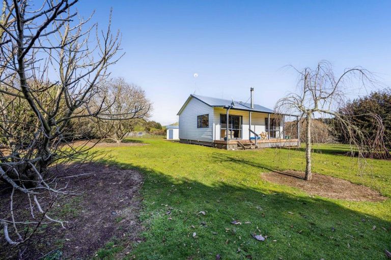 Photo of property in 2445 Tarata Road, Tarata, Inglewood, 4387