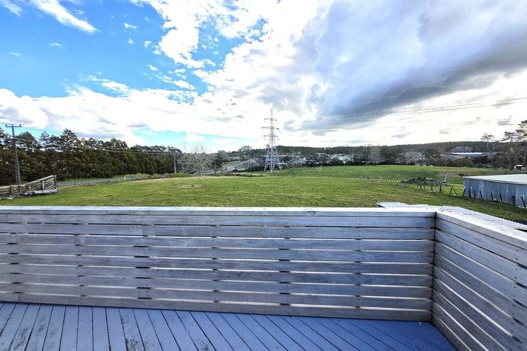 Photo of property in 6 Deacon Road, Riverhead, Kumeu, 0892