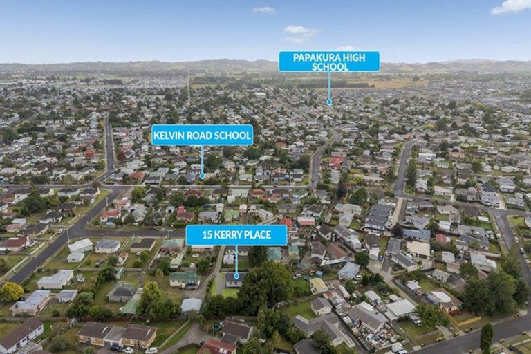 Photo of property in 15 Kerry Place, Papakura, 2110