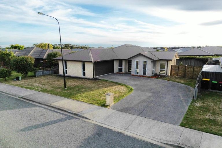 Photo of property in 8 Maple Place, Rangiora, 7400