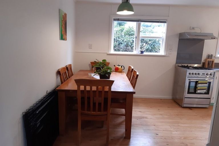 Photo of property in 37 Kowhai Terrace, Saint Martins, Christchurch, 8022