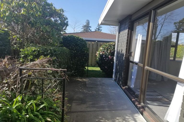 Photo of property in 2/7 Kathleen Place, Rainbow Point, Taupo, 3330