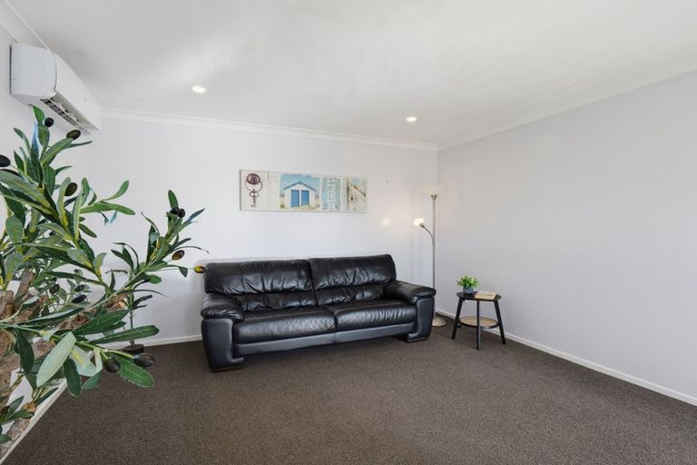 Photo of property in 2a Waitai Street, Castlecliff, Wanganui, 4501