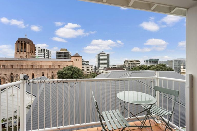 Photo of property in 18d Hill Street, Thorndon, Wellington, 6011