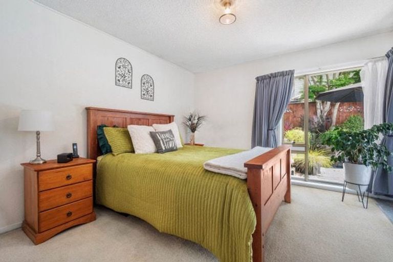 Photo of property in 24 Hedge Row, Sunnyhills, Auckland, 2010