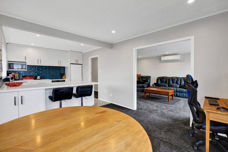 Photo of property in 41 Camberwell Road, Hawera, 4610