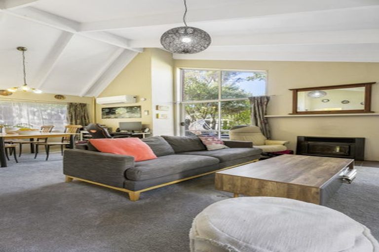 Photo of property in 2/19 Simon Ellice Drive, Bayview, Auckland, 0629