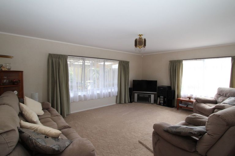 Photo of property in 3 Matilda Place, Weymouth, Auckland, 2103