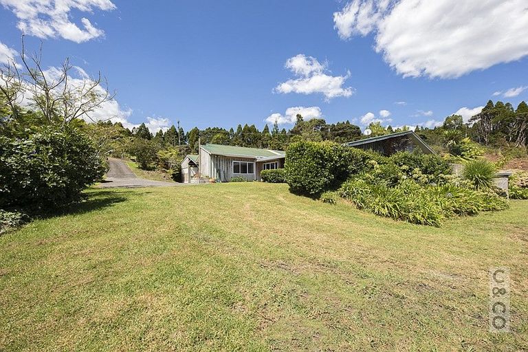 Photo of property in 306 Taiapa Road, Muriwai, 0881