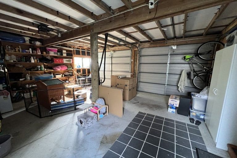 Photo of property in 9 Raphael Place, West Harbour, Auckland, 0618