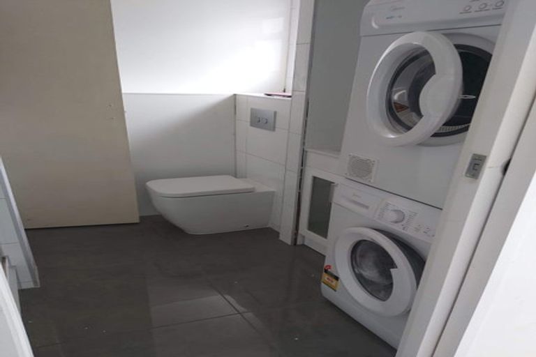 Photo of property in 2/249 Muritai Road, Eastbourne, Lower Hutt, 5013