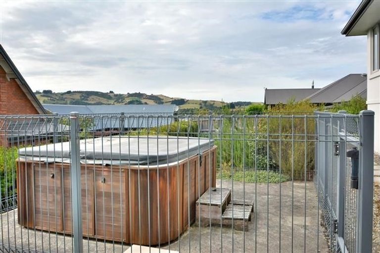 Photo of property in 24 Sunninghurst Drive, Fairfield, Dunedin, 9018