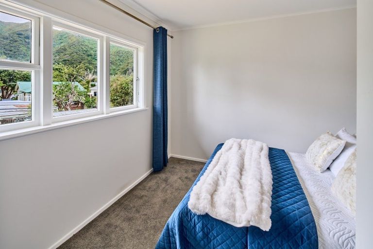 Photo of property in 7 Whakataki Grove, Waiwhetu, Lower Hutt, 5010