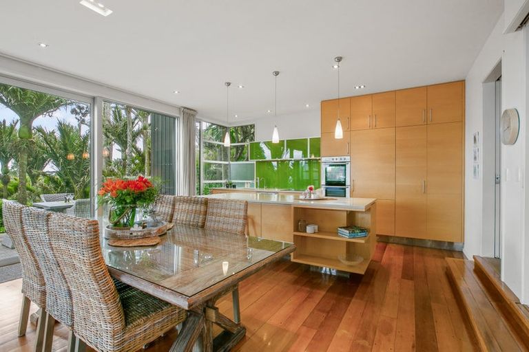 Photo of property in 11a Shearer Drive, Oakura, 4314