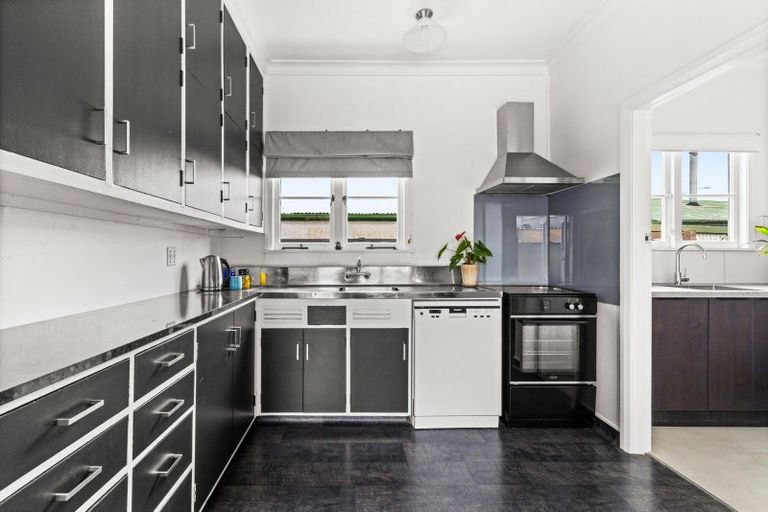 Photo of property in 1417 Woodstock Avenue, Mayfair, Hastings, 4122
