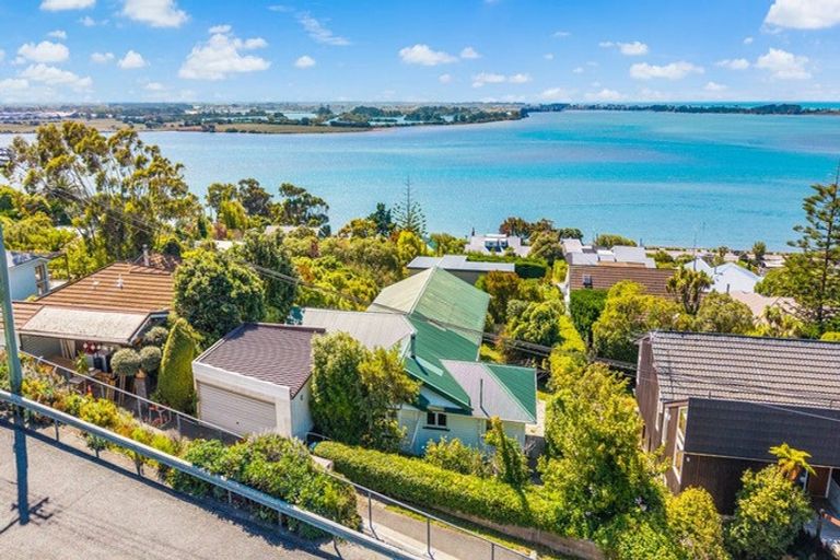 Photo of property in 9 Seamount Terrace, Mount Pleasant, Christchurch, 8081