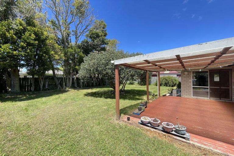 Photo of property in 13a Woodside Road, Massey, Auckland, 0614