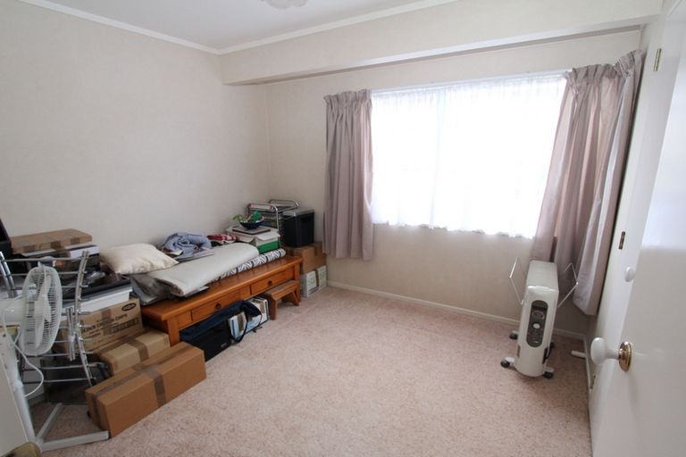 Photo of property in 3 Matilda Place, Weymouth, Auckland, 2103