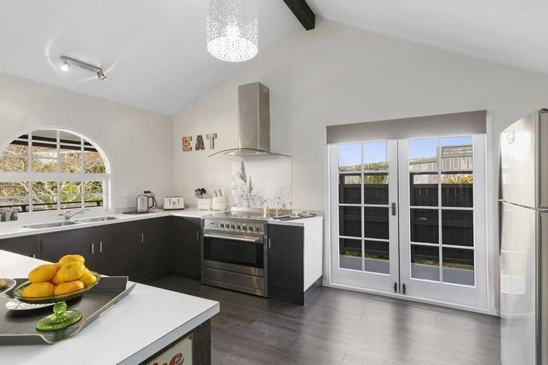 Photo of property in 62 Chatsworth Road, Silverstream, Upper Hutt, 5019