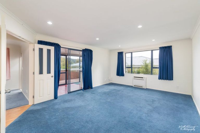 Photo of property in 94 Manuka Street, Stokes Valley, Lower Hutt, 5019