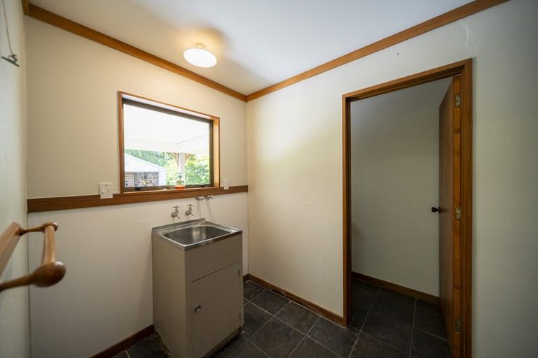 Photo of property in 72 Bush Street, Lumsden, 9730