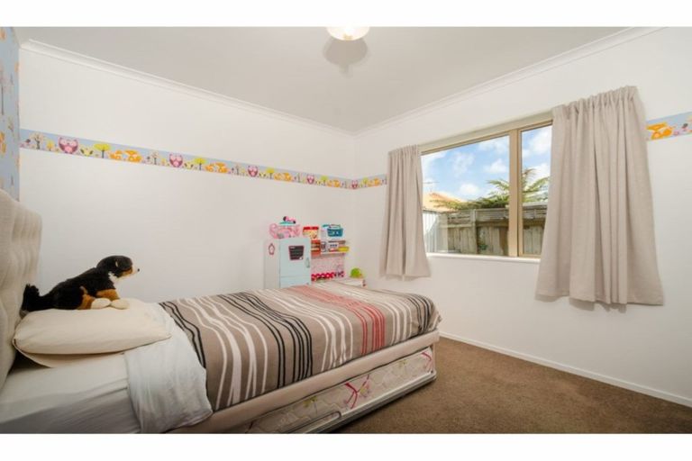 Photo of property in 114f Colwill Road, Massey, Auckland, 0614