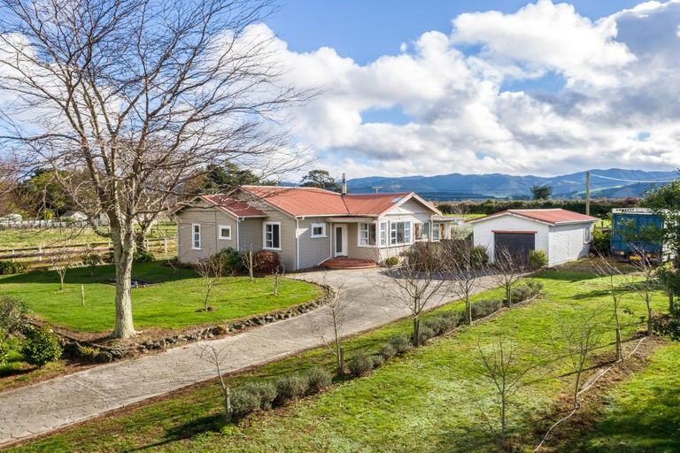 Photo of property in 3307 State Highway 2, Clareville, Carterton, 5713