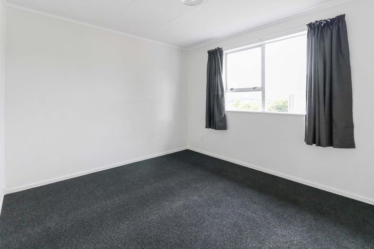 Photo of property in 111 Holborn Drive, Stokes Valley, Lower Hutt, 5019
