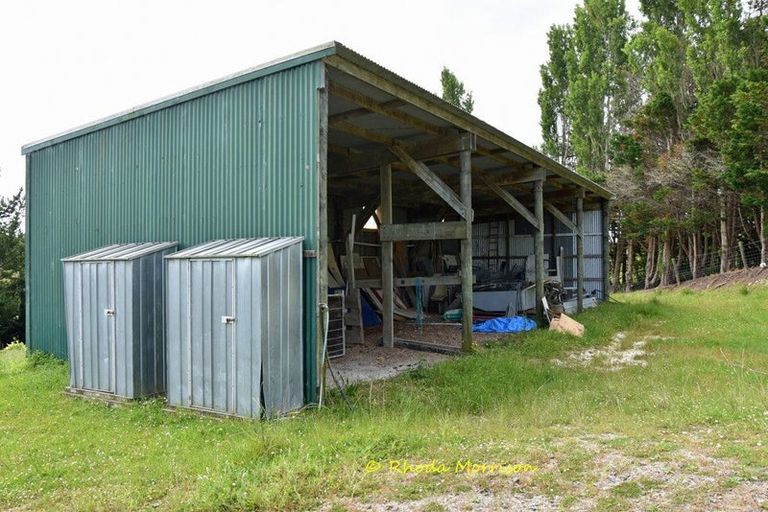 Photo of property in 69 Matakohe Wharf Road, Matakohe, 0593