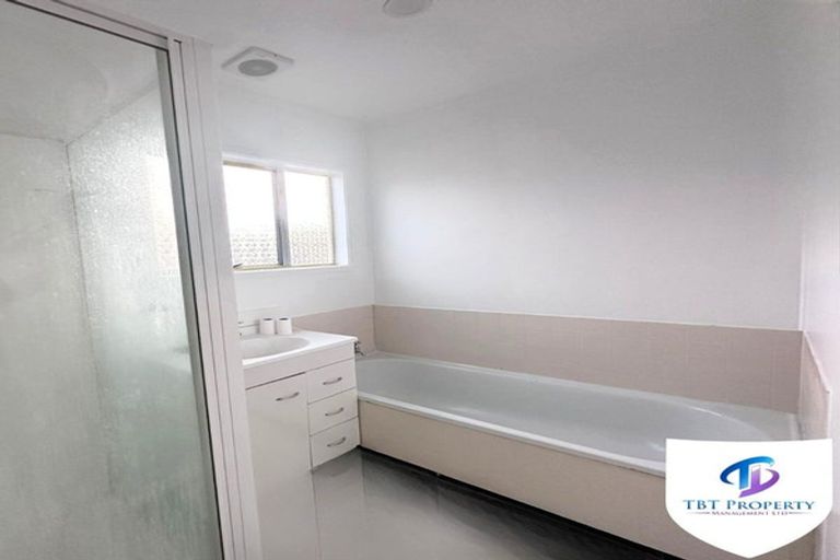 Photo of property in 17 Bluewater Place, Wattle Downs, Auckland, 2103