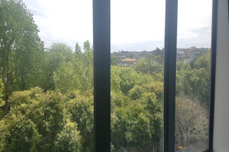 Photo of property in 693 East Coast Road, Browns Bay, Auckland, 0630