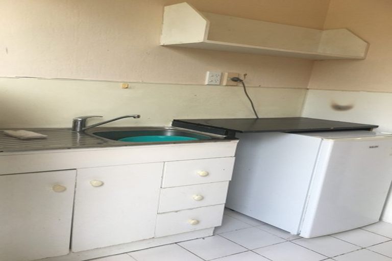 Photo of property in 10 Ewhurst Place, Goodwood Heights, Auckland, 2105