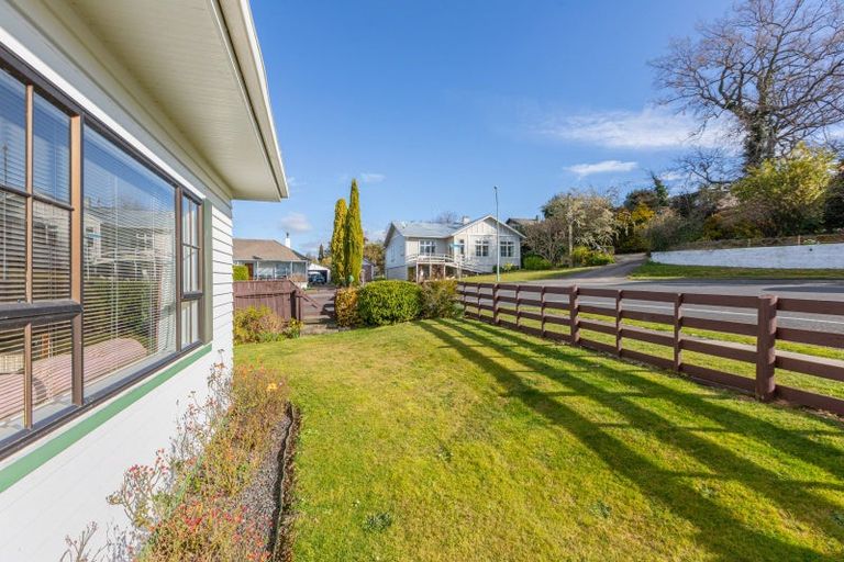 Photo of property in 16 Wallace Road, Waipukurau, 4200