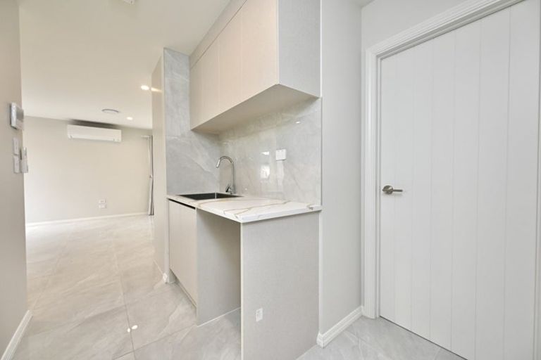 Photo of property in 6 Jodie Place, Flat Bush, Auckland, 2023