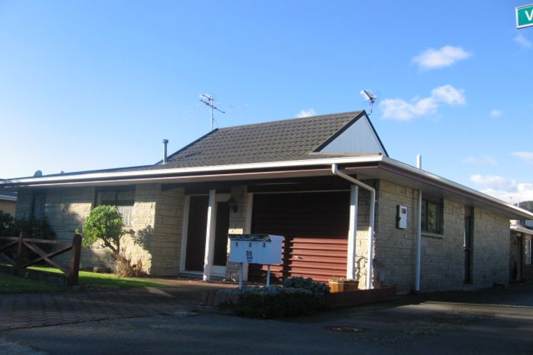 Photo of property in 2/35 Vincent Street, Waterloo, Lower Hutt, 5011