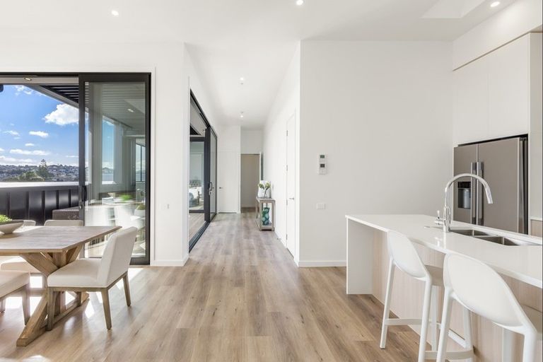 Photo of property in 7/14 Tamariki Avenue, Orewa, 0931