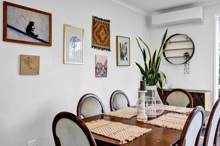 Photo of property in 143 Mangorei Road, Merrilands, New Plymouth, 4312