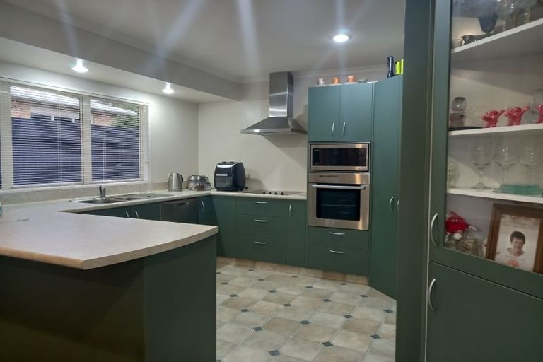 Photo of property in 82 Oranga Street, Westown, New Plymouth, 4310