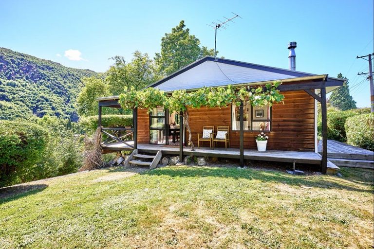 Photo of property in 17 Hertford Street, Arrowtown, 9302