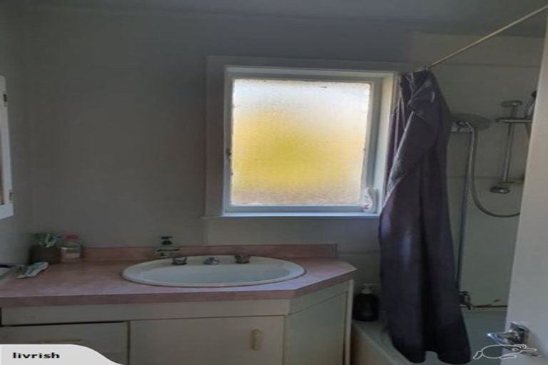 Photo of property in 2/298 Rangatira Road, Beach Haven, Auckland, 0626